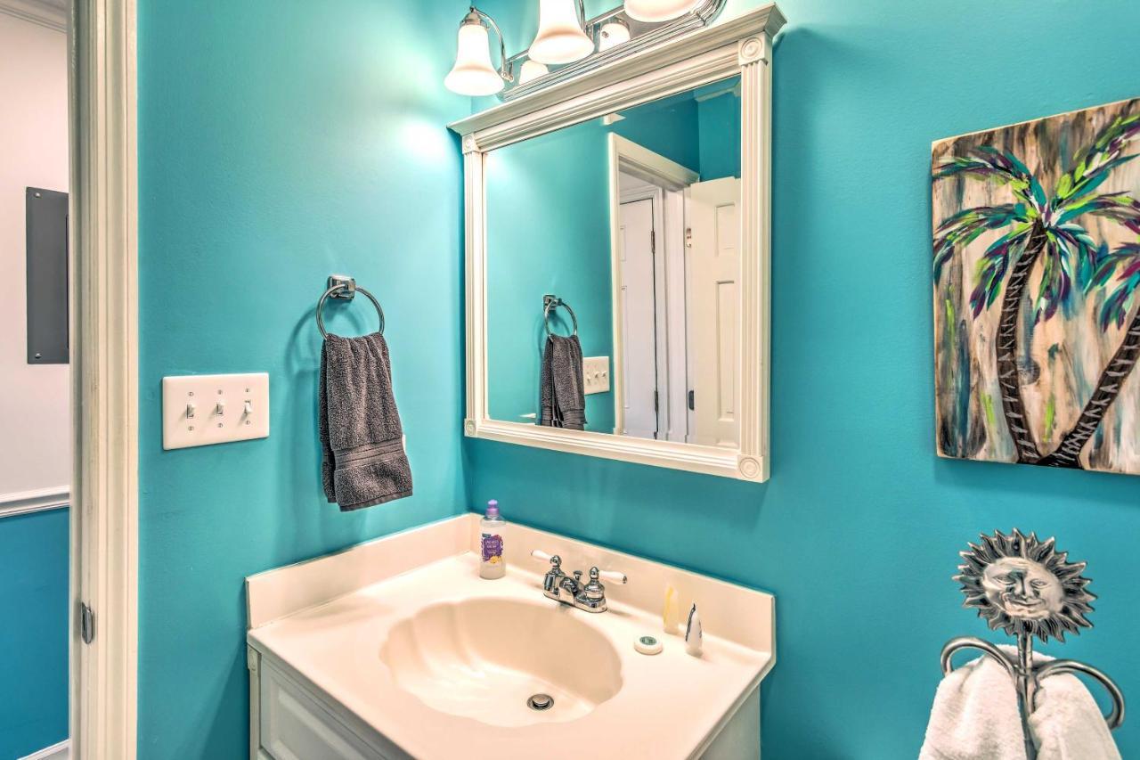 Surfside Beach Escape With Pool - Walk To Ocean! Myrtle Beach Exteriör bild