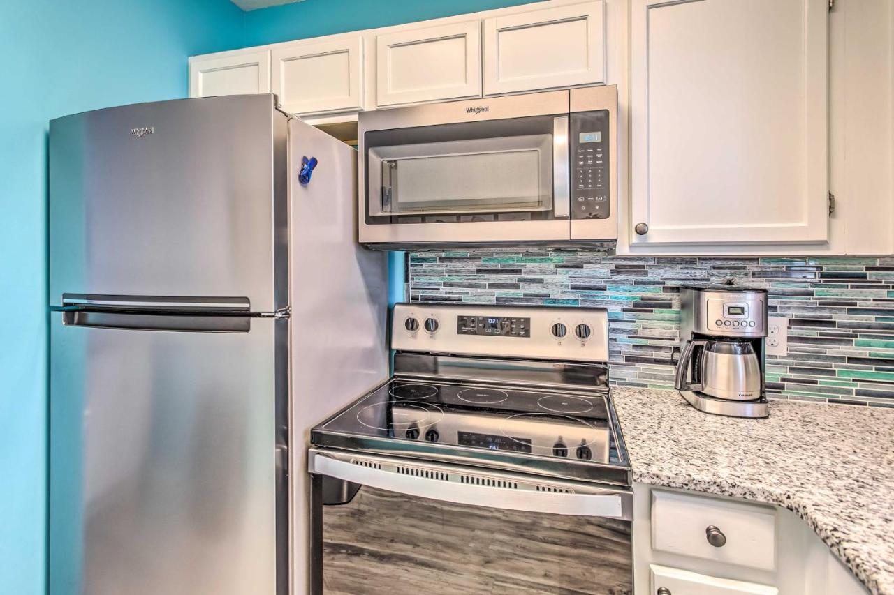 Surfside Beach Escape With Pool - Walk To Ocean! Myrtle Beach Exteriör bild