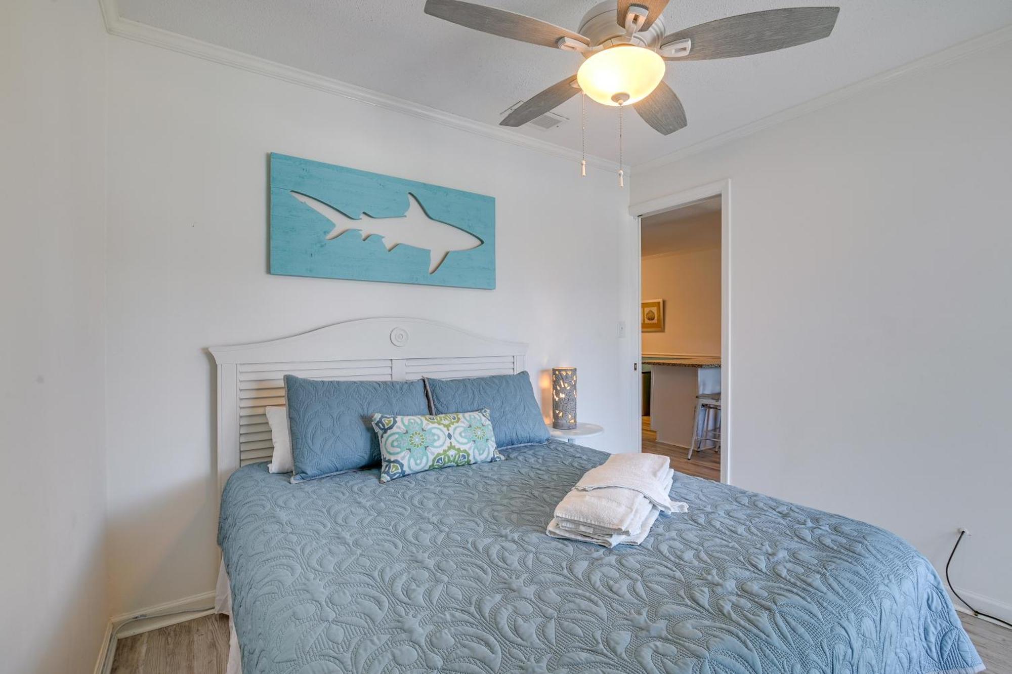 Surfside Beach Escape With Pool - Walk To Ocean! Myrtle Beach Exteriör bild